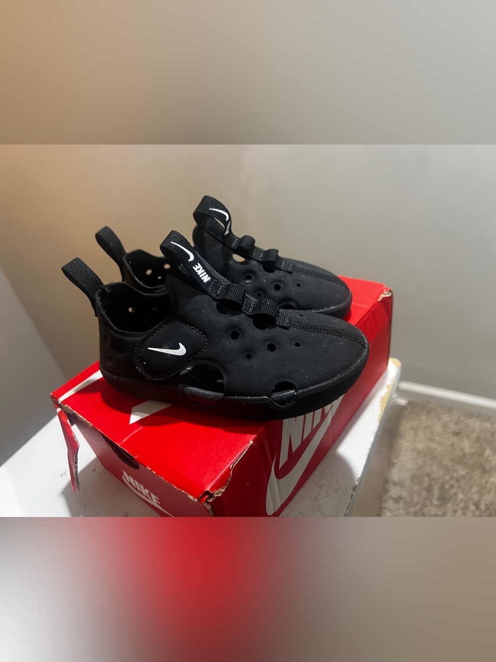 Nike Sunray Protect 4 Sandal size 7c